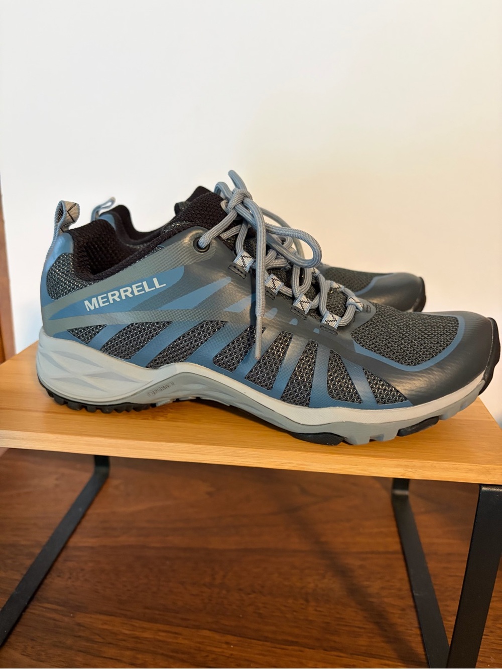 Merrell Women’s 6.5 Siren Edge Hiking Gray & Blue Trail Sneakers